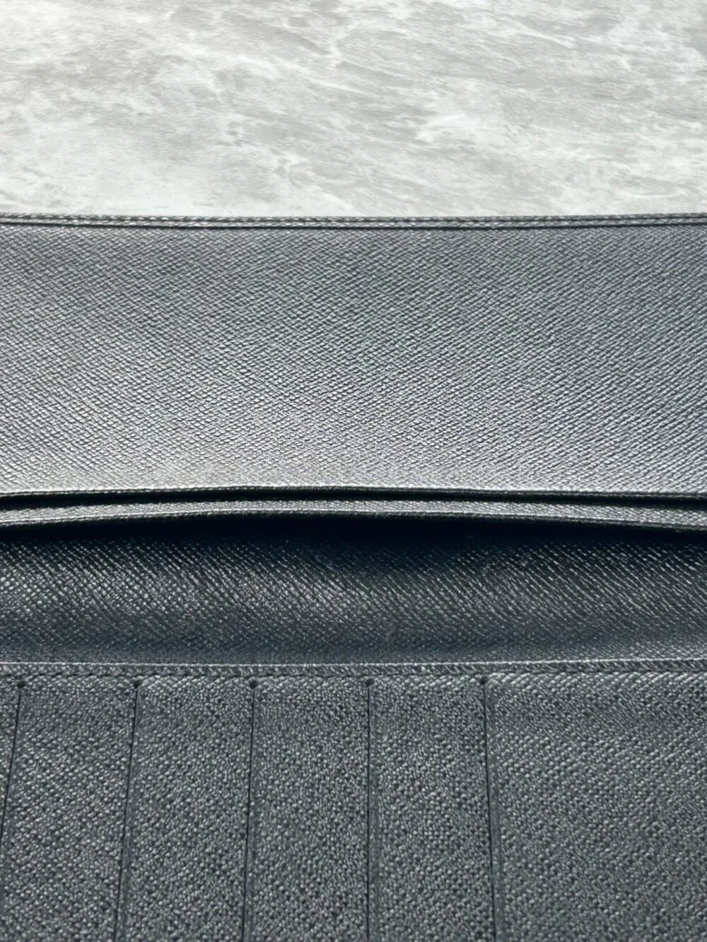 Louis Vuitton Taiga Leather Checkbook Holder/Wallet w/ Entrupy
